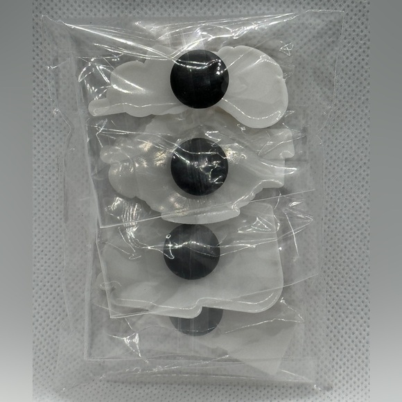 Brand New Doritos, Cheetos, Tostitos & Lay’s Bogg Bag Charms and stickers - Picture 4 of 10